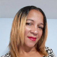 Mia R. (Los Angeles, USA)